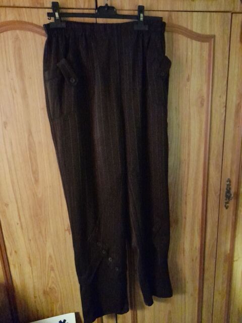 pantalon  marron  avec une forme lgante  et le pull couleur  parme taille 50 100 Selles-sur-Cher (41)