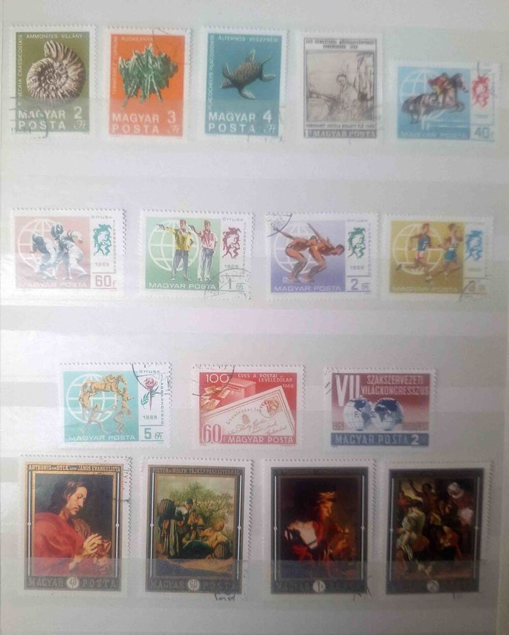 S&eacute;rie de timbres de collection de Hongrie 