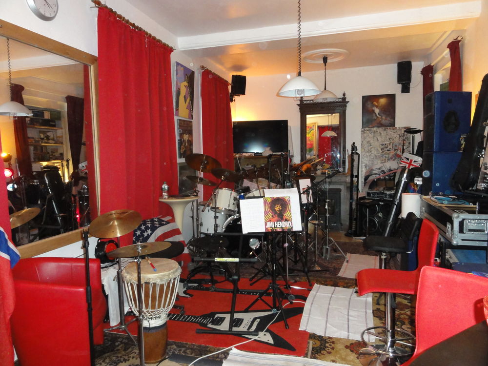 RECHERCHE TOUS MUSICIENS dans l' Yonne . Instruments de musique