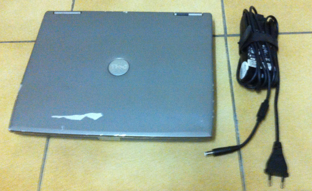 PC portable Dell Wifi DVD CDRW (dual boot Windows 98 / XP) Matériel informatique