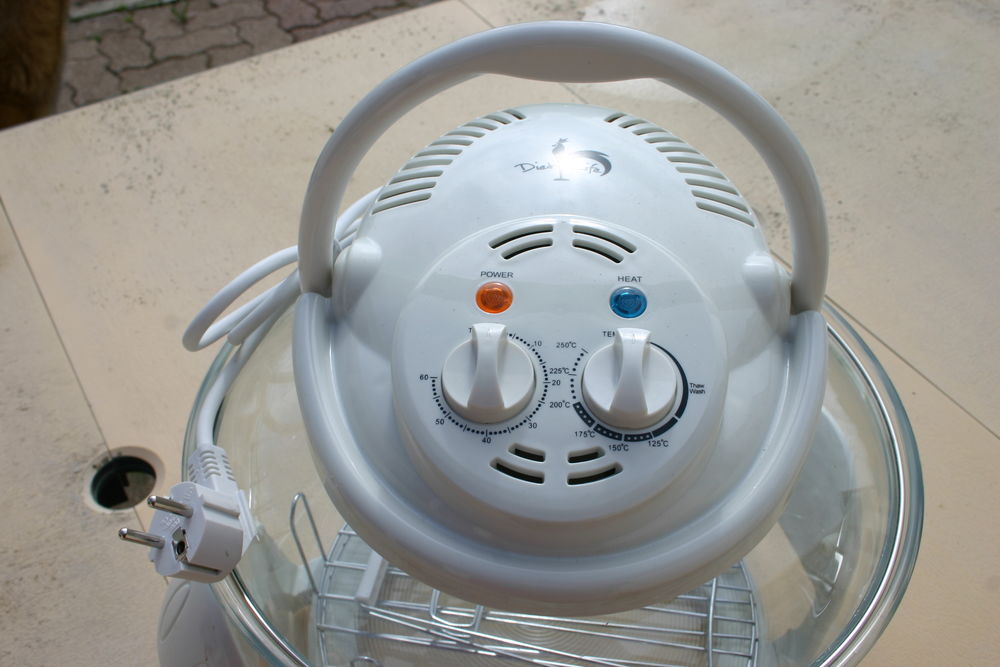 Four halog&egrave;ne (cyclonique) Electroménager