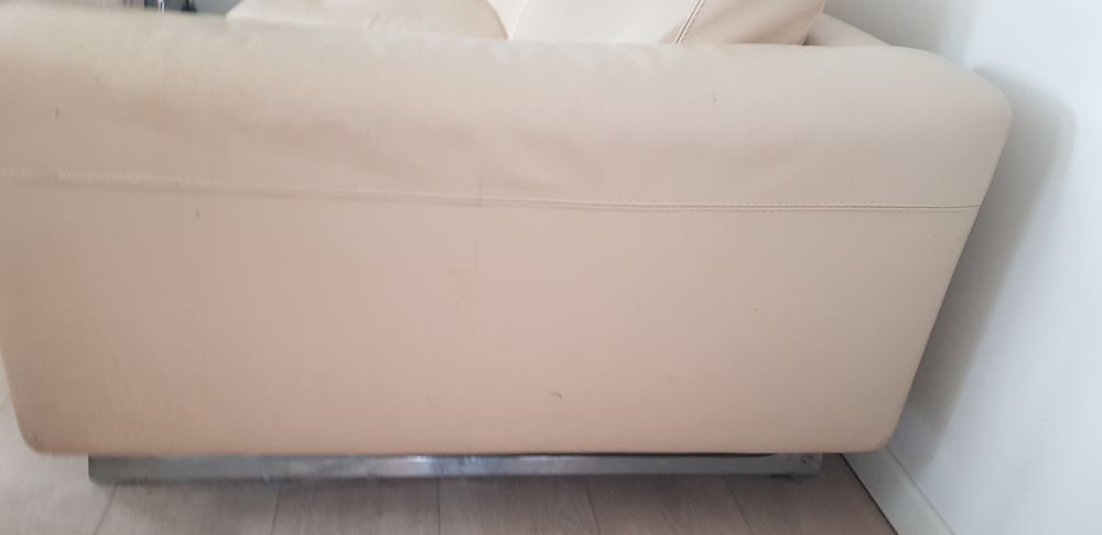 2 canap&eacute;s Cuir Roche Bobois Meubles