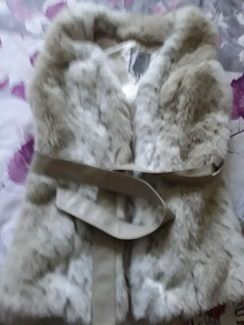 Gilet sans manches fourrure avec ceinture. 20 Rezé (44)