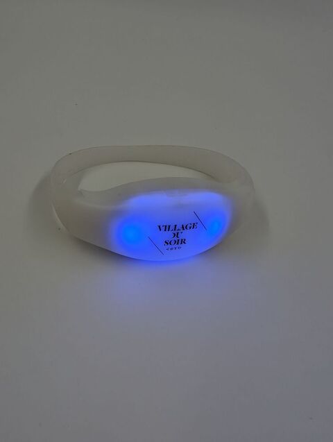 Bracelet blanc Lumineux de boite de nuit (Village du Soir) 1 Vulbens (74)