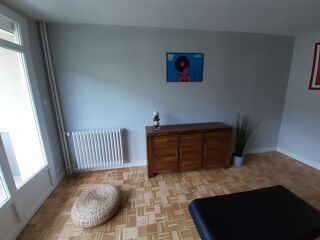  Appartement à louer 3 pièces 65 m²