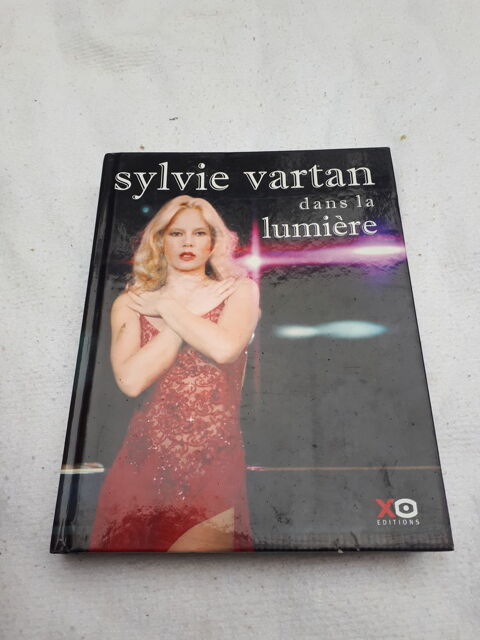 Livre Sylvie Vartan dans la lumi�re 15 Montigny-Lencoup (77)