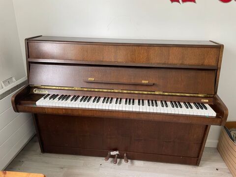 donne piano droit bon �tat Croissy-sur-Seine (78)