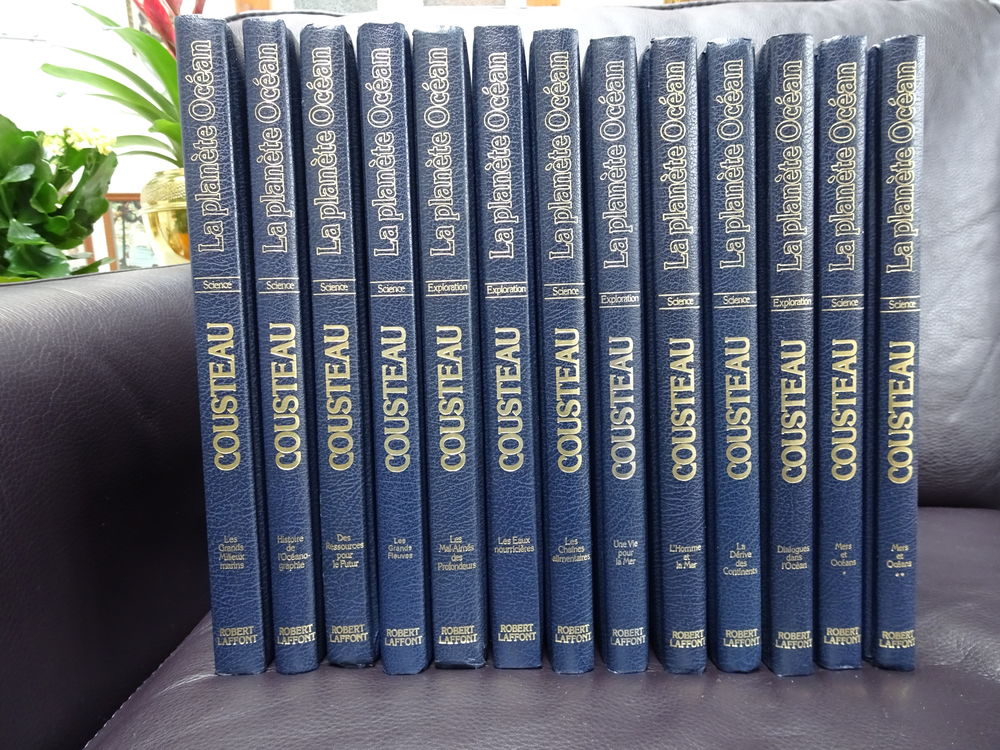 La Plan&egrave;te Oc&eacute;an de J.Y. Cousteau en 26 volumes Livres et BD