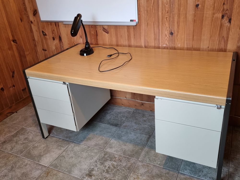 Mobilier de bureau (4 pieces) Meubles