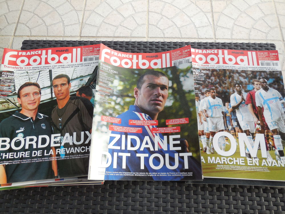 FRANCE FOOTBALL ann&eacute;e 2005 (Livres Revues) &agrave; 0,50  Sports
