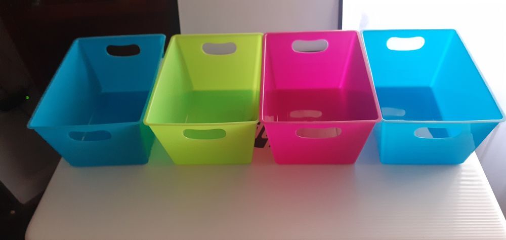 Petits bacs color&eacute;s Décoration