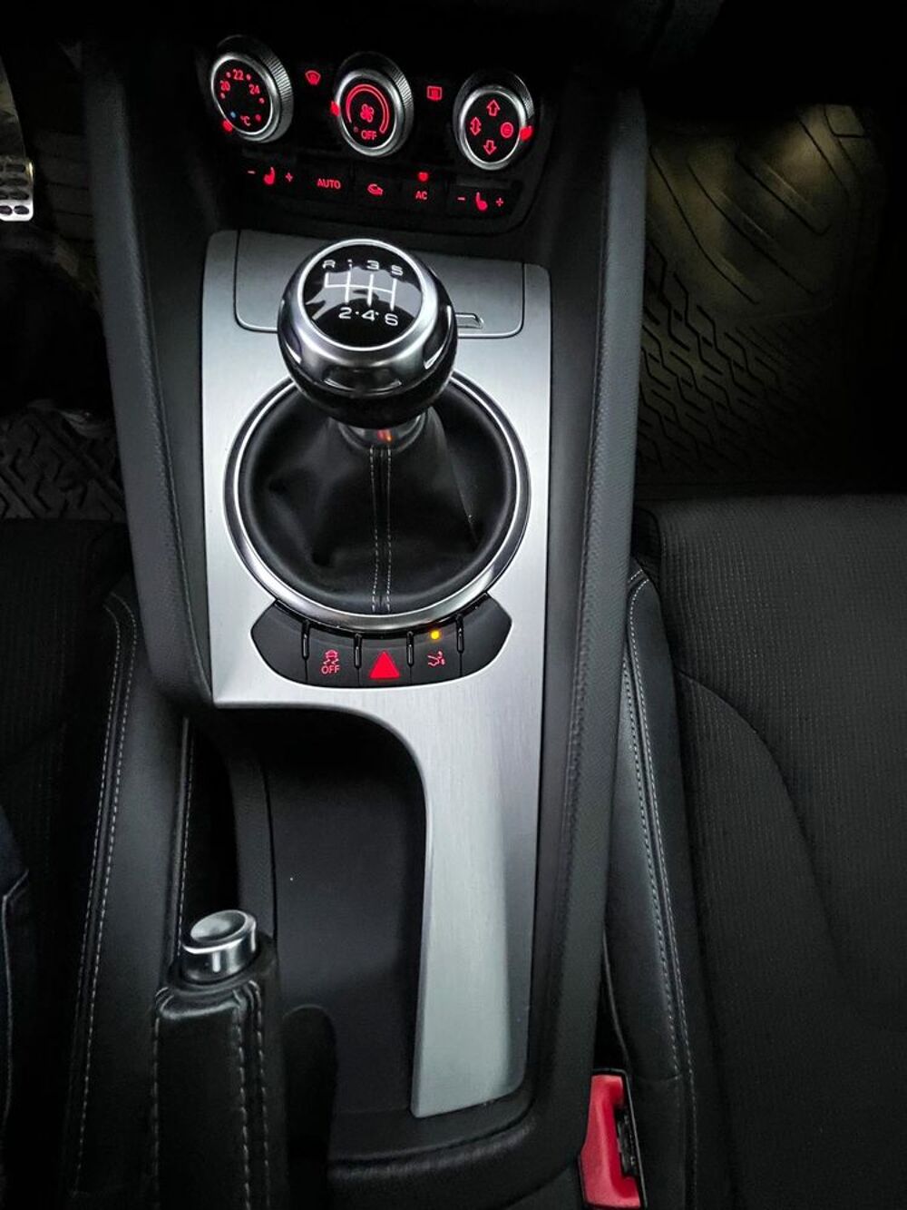 TT Coup&eacute; 1.8 TFSI 160 S line 2012 occasion 58120 Ch&acirc;teau-Chinon Ville