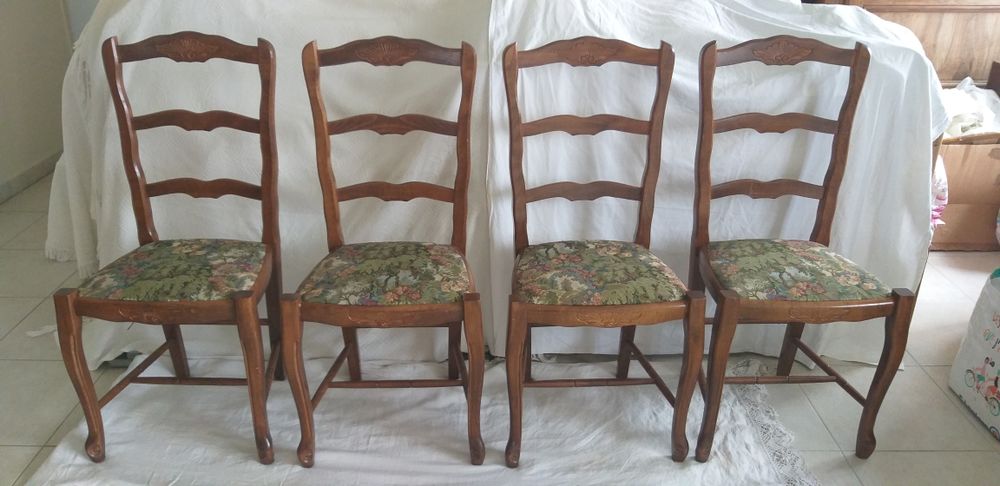 lot de 4 chaises en bois de h&ecirc;tre massif,hauteur assise 46, dossier 96 Meubles