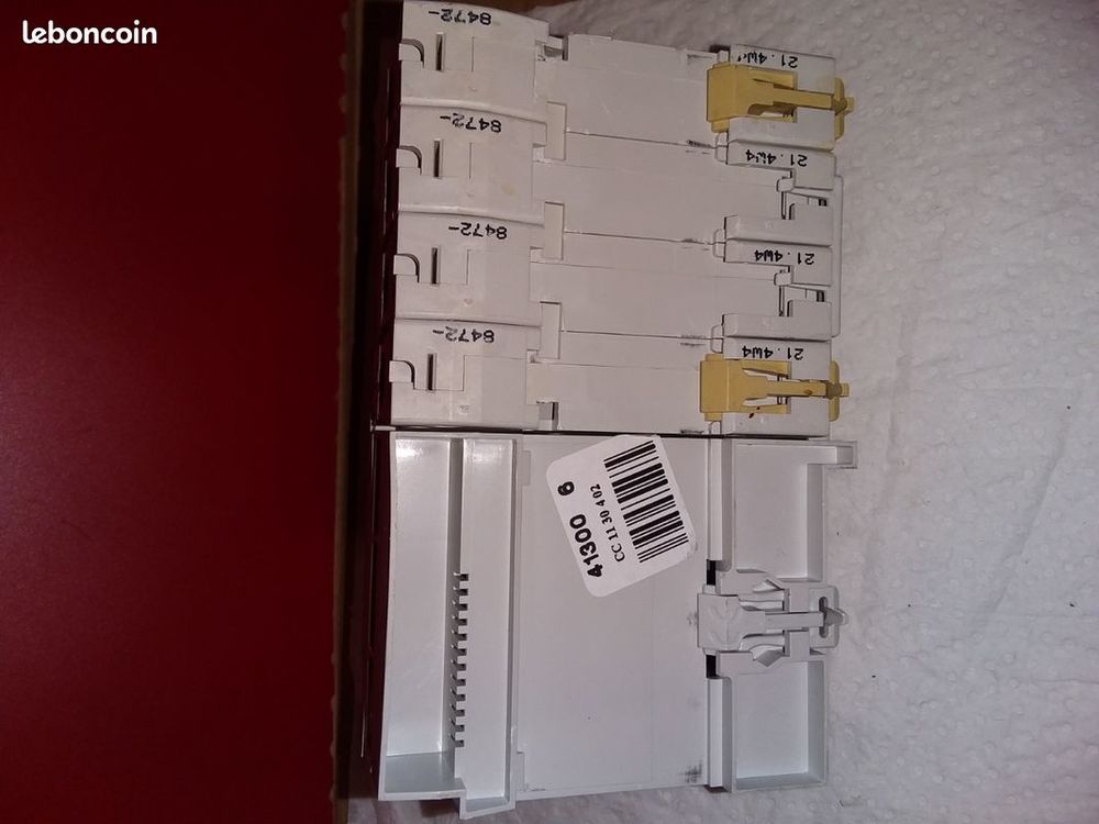 Disjoncteur 4p merlin Gerin 24233/24232 +vigi Schneider 2856 Bricolage