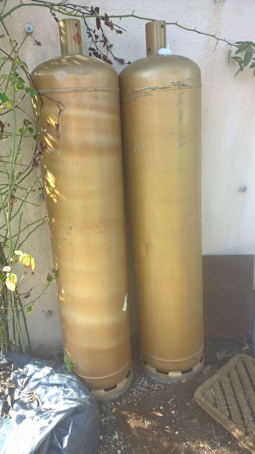 2 grandes bouteilles gaz propane vide Bricolage