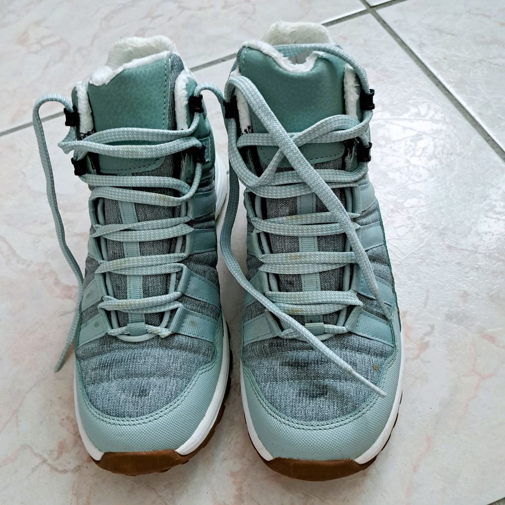 CHAUSSURES HAUTES DE RANDONNEES Chaussures
