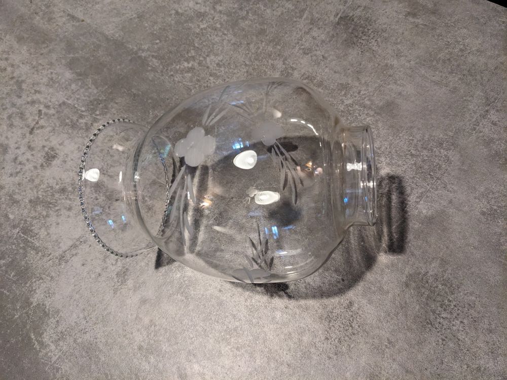 Tulipe de lustre en parfait &eacute;tat. H 16 cm. 9 cm en haut. 55 Décoration