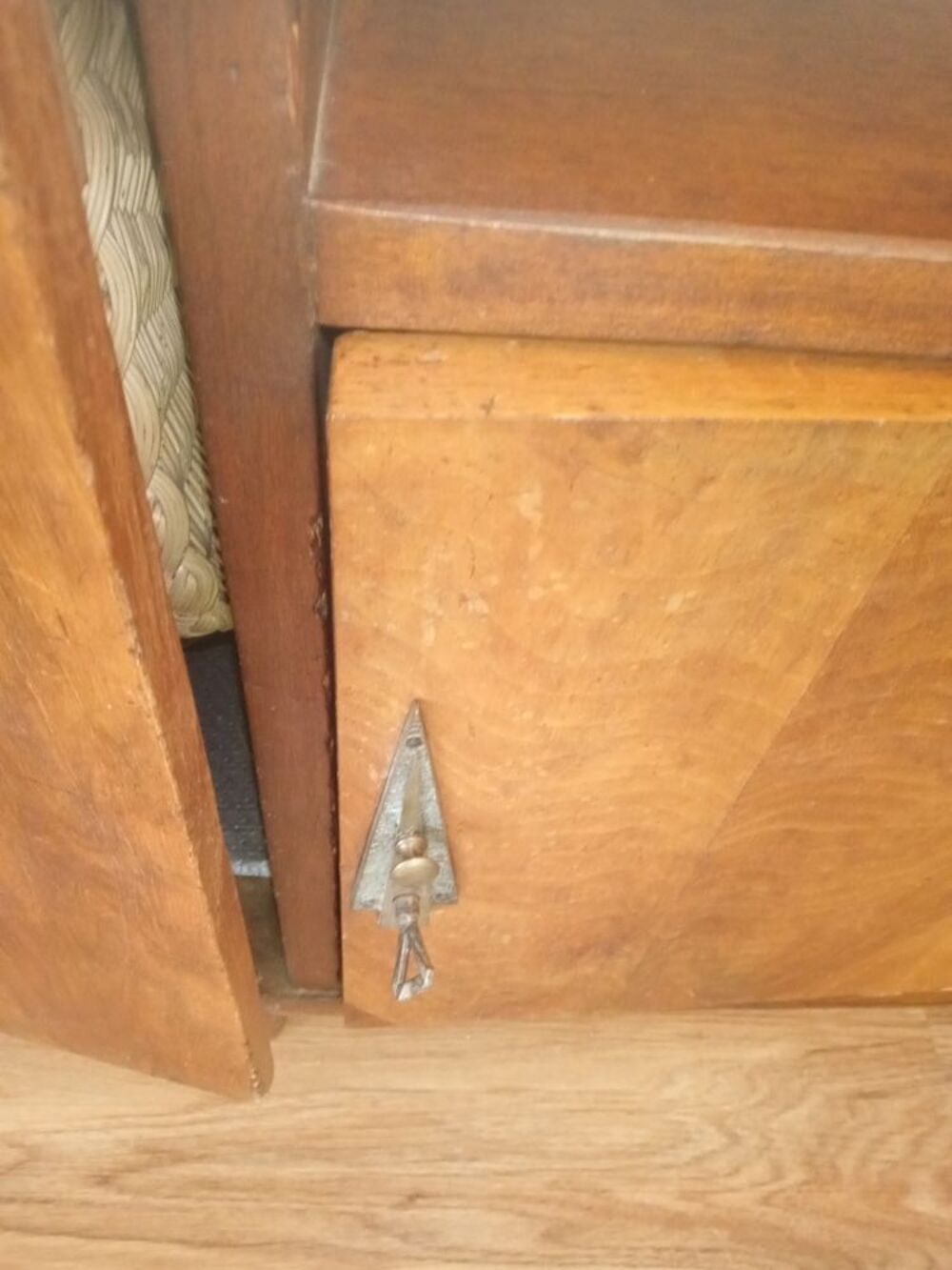 Buffet Bas placage en loupe d'orme Art D&eacute;co Meubles