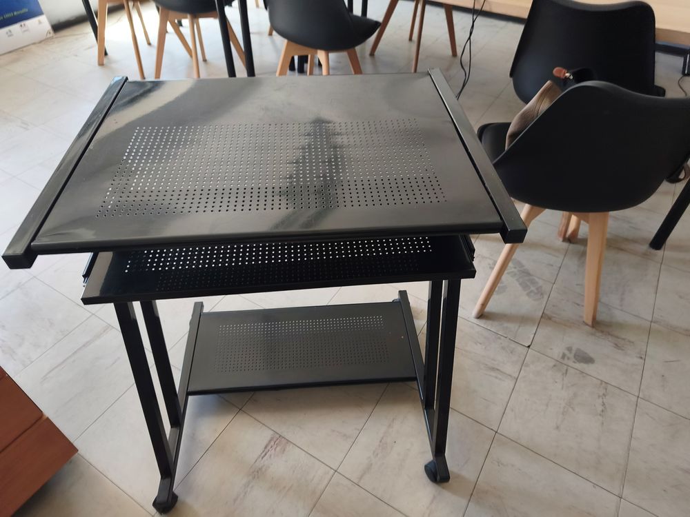 Petit bureau informatique / desserte &agrave; roulettes Meubles