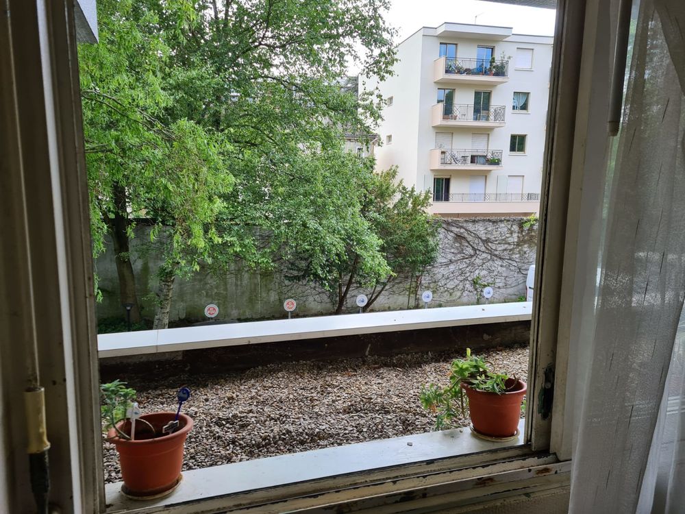 Vente Appartement Chambre meublée située 1ér étage vendue libre ou occupée Saint-cloud