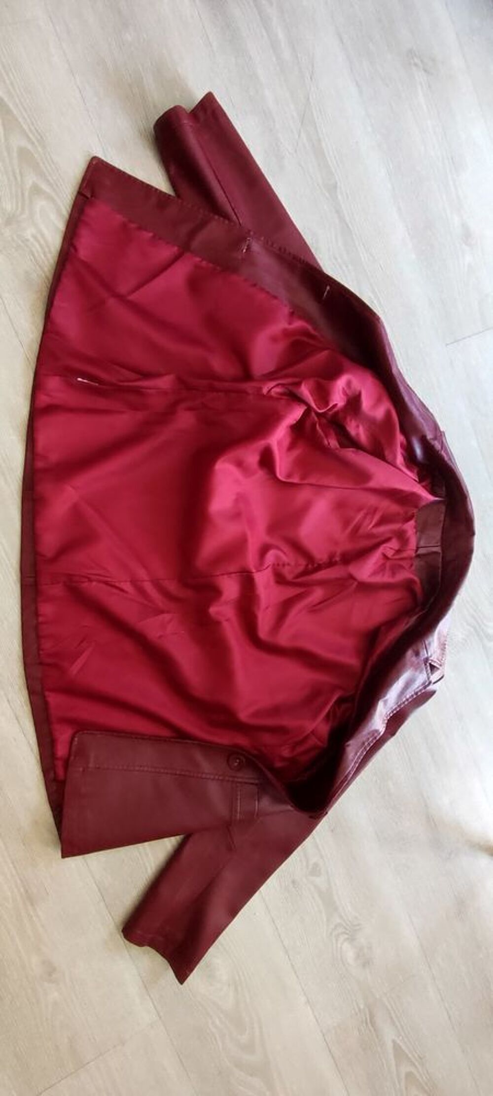 Veste en cuir d'agneau rouge tr&egrave;s douce Taille xl. Vêtements
