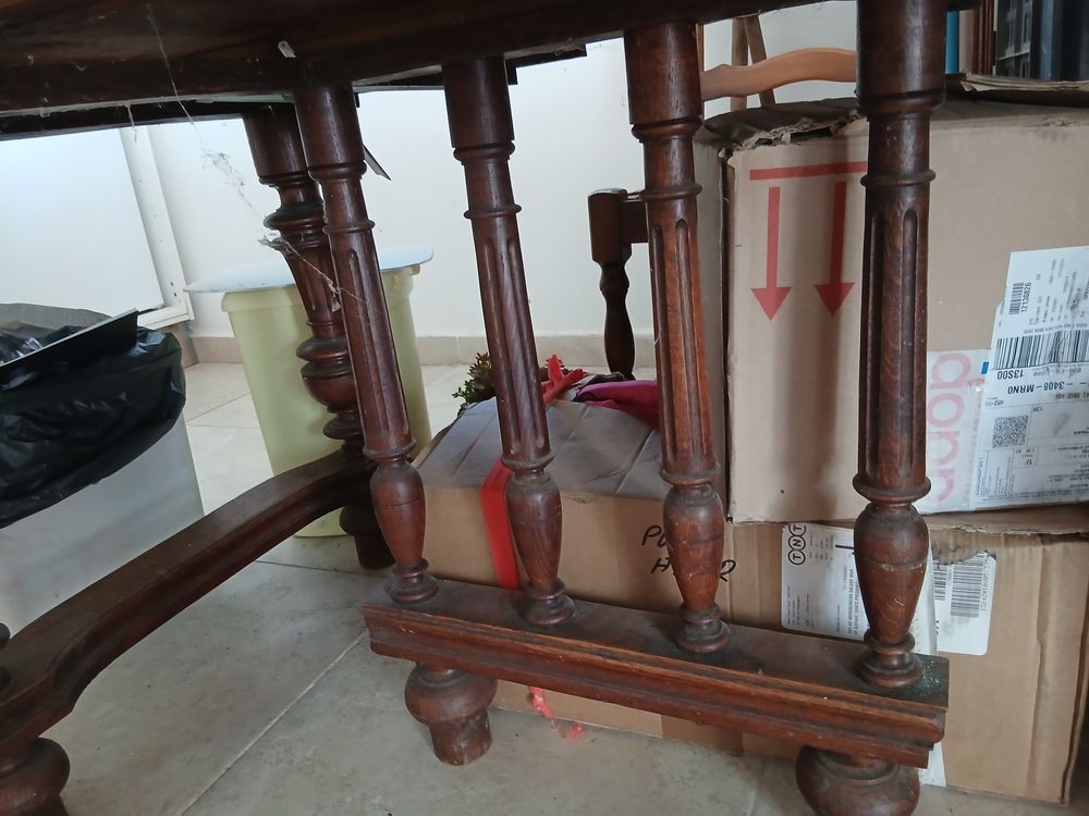 TABLE ANCIENNE EN BOIS MASSIF Meubles