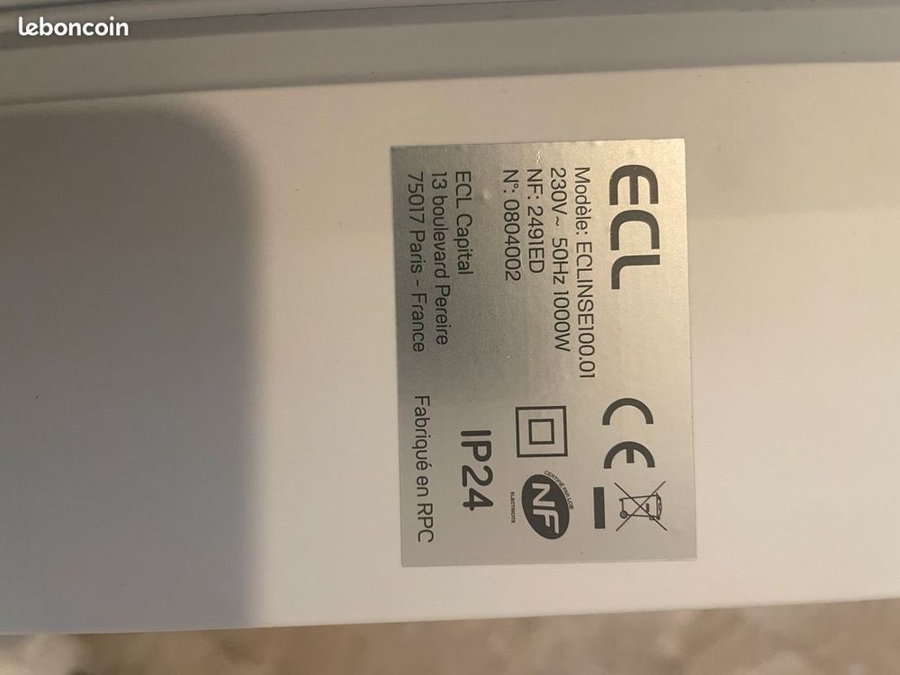 Radiateur mural neuf 1000W &agrave; inertie s&egrave;che neuf Electrom�nager