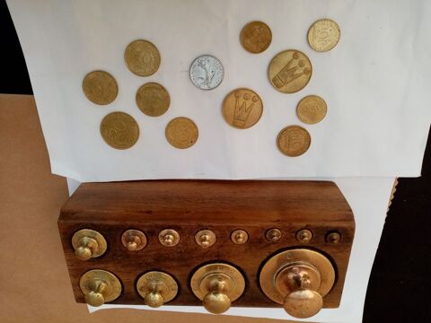 bo�te de poids compl�tes pour balance plus un lot de pi�ces 45 Chartres (28)