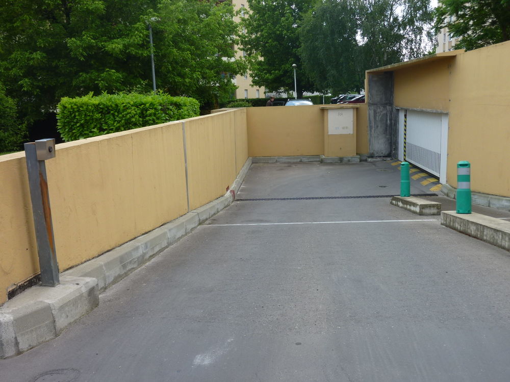 Location Parking/Garage Garage ferm standard    Villeurbanne Bonnevay     mtro A Villeurbanne
