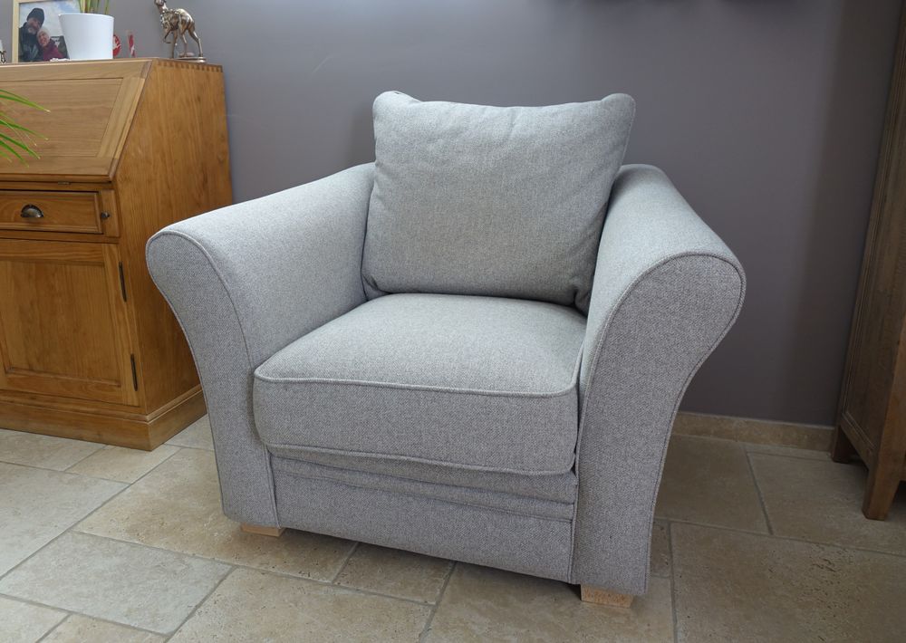 Deux fauteuils contemporains neufs Meubles
