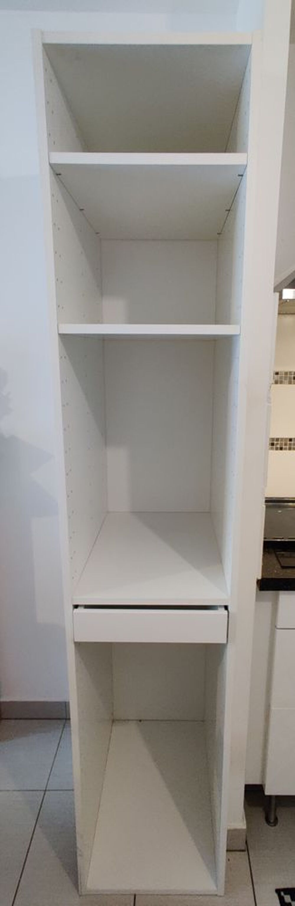 Armoire avec tablettes (colonne) Meubles