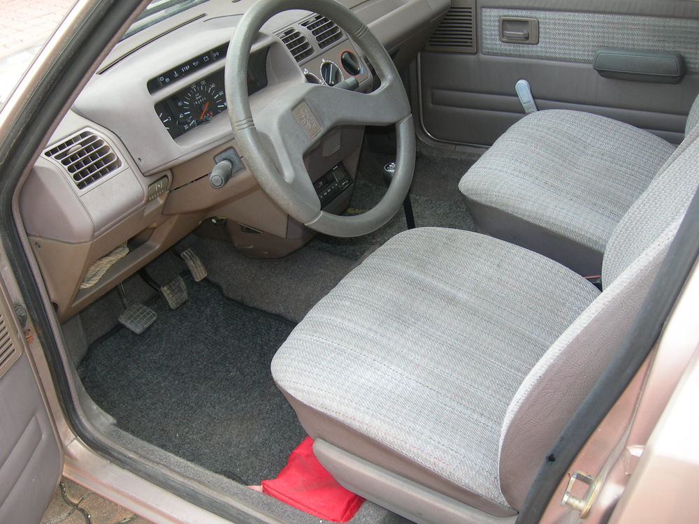 peugeot 205 berline 5 portes essence Vélos