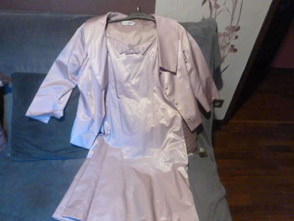 LOT JUPES ET ROBES Vêtements