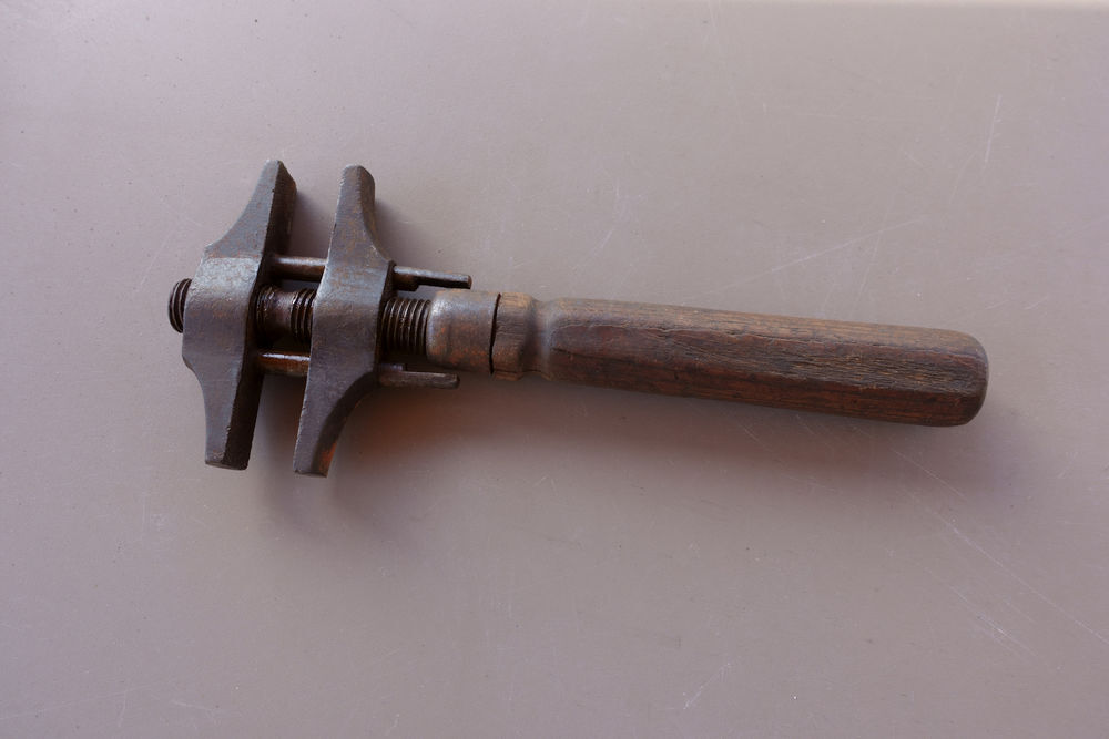 Rare Cl&eacute; ancienne Peugeot Fr&egrave;res Brever&eacute; SGDG Tout acier 