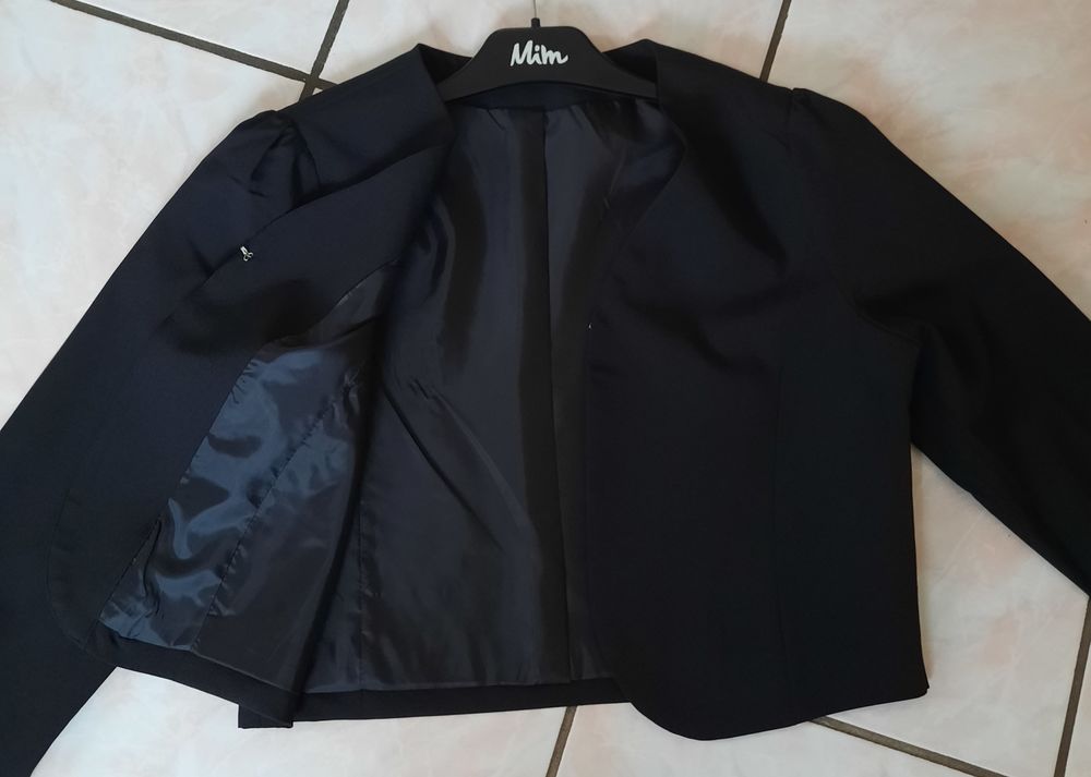 Veste courte noire doubl&eacute;e ou bol&eacute;ro &eacute;l&eacute;gant noir T 38 - 40 Vêtements