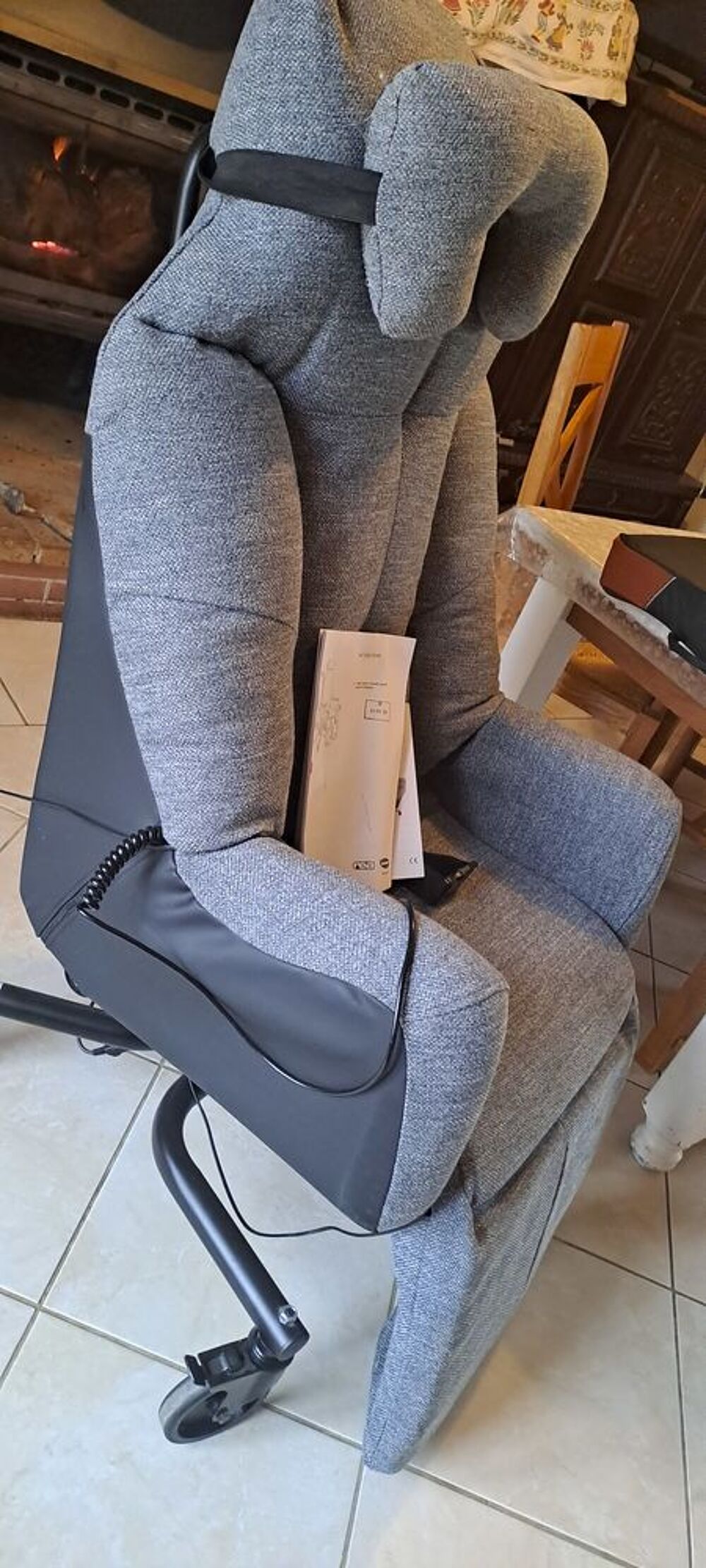 Fauteuil neuf &eacute;lectrique avec t&eacute;l&eacute;commande Meubles