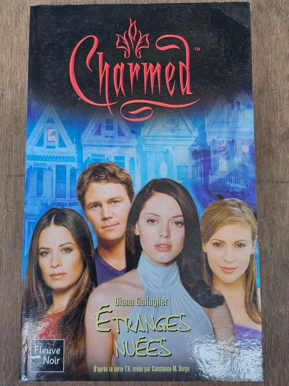 charmed &eacute;tranges nu&eacute;es Livres et BD