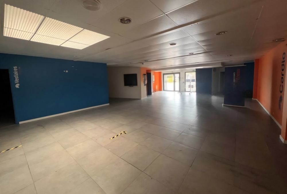 Location Autre local commercial 641 m2 face gare Douai Douai