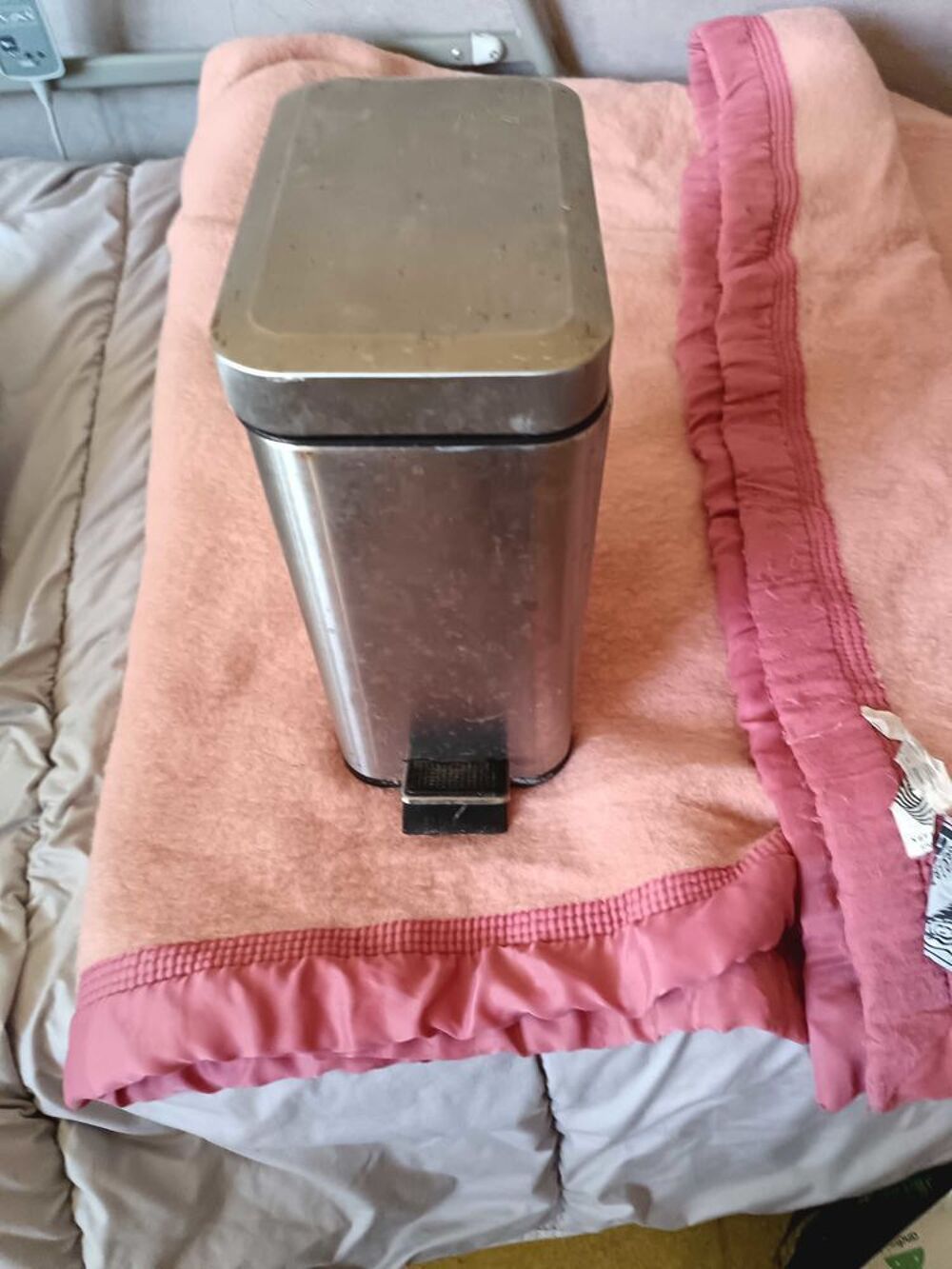 ordinateur et portable et vaisselle Matériel informatique
