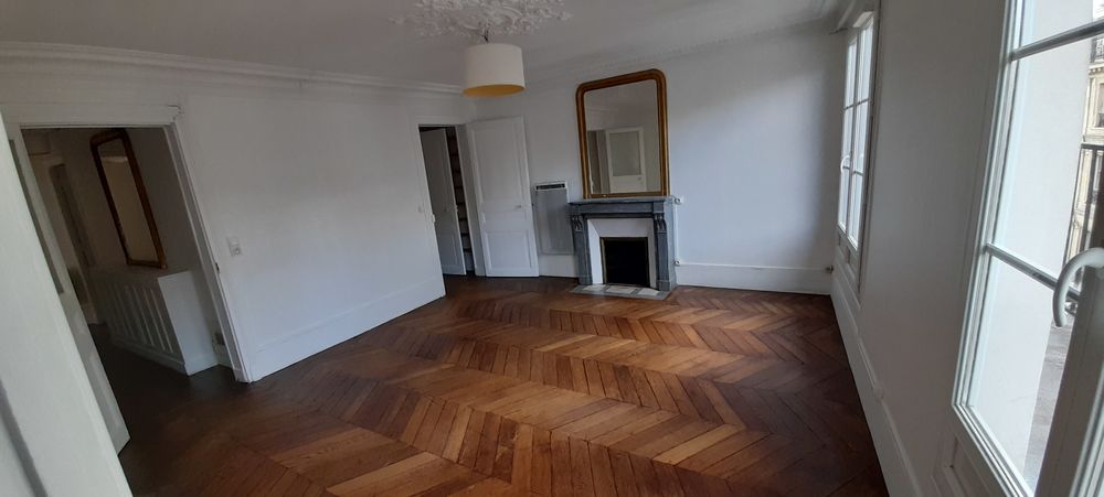 Location Appartement Appartement 3 pièces 72 m² Paris 3