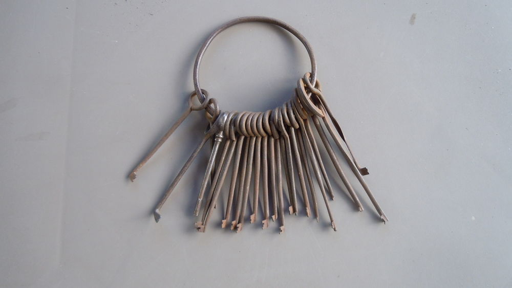 Rares 22 anciens passes partout ou rossignols pour D&eacute;co
Décoration