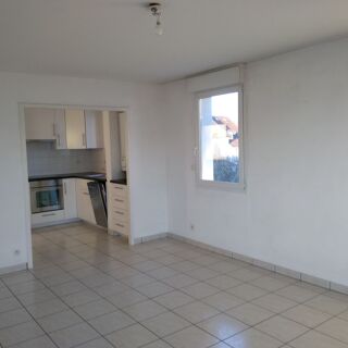 Appartement à louer 3 pièces 67 m² Besançon