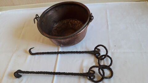 Chaudron en cuivre
65 Salon-de-Provence (13)