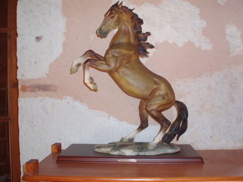 statuette cheval. remis en main propre contre espces 40 Saint-Jean-de-Thurac (47)