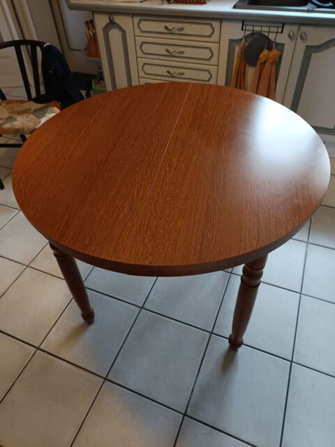 Table ronde et 4 chaises  60 Lamothe (40)
