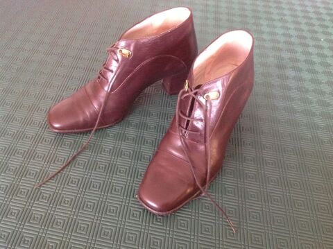 Belle paire de chaussures Minelli façon bottines 20 Strasbourg (67)