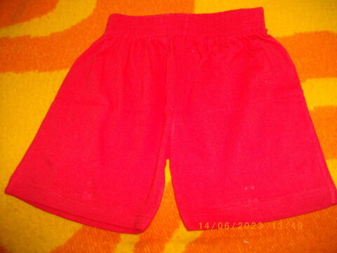 Short rouge - Taille : 3 ans 3 Perros-Guirec (22)
