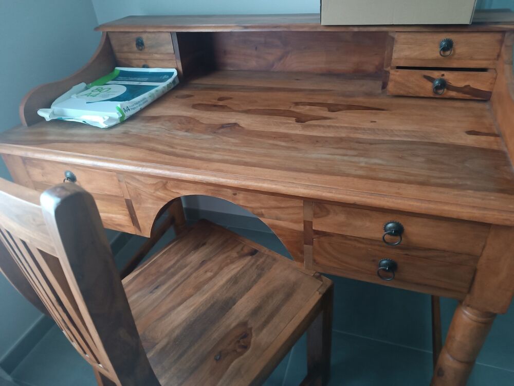 Bureau en bois avec tiroirs Meubles