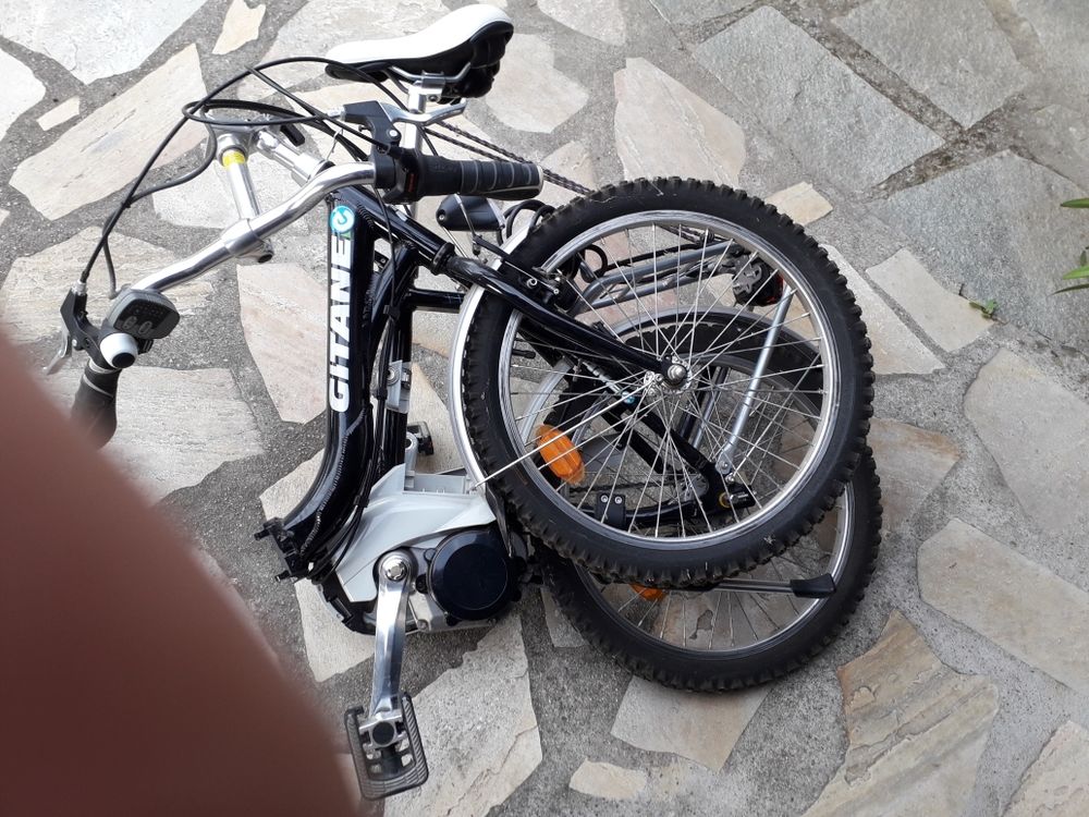 v&eacute;lo pliant electrique Vélos