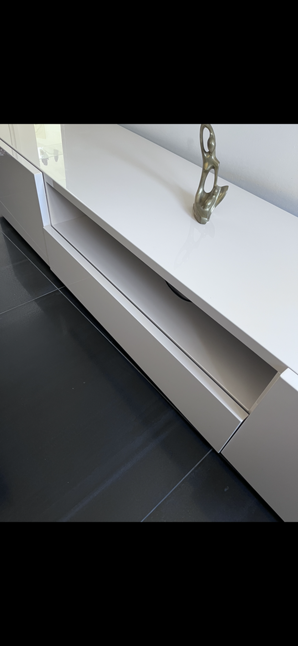 Meuble t&eacute;l&eacute; Ligne Roset Meubles